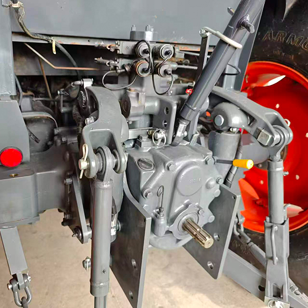 Kubota M954-KQ 